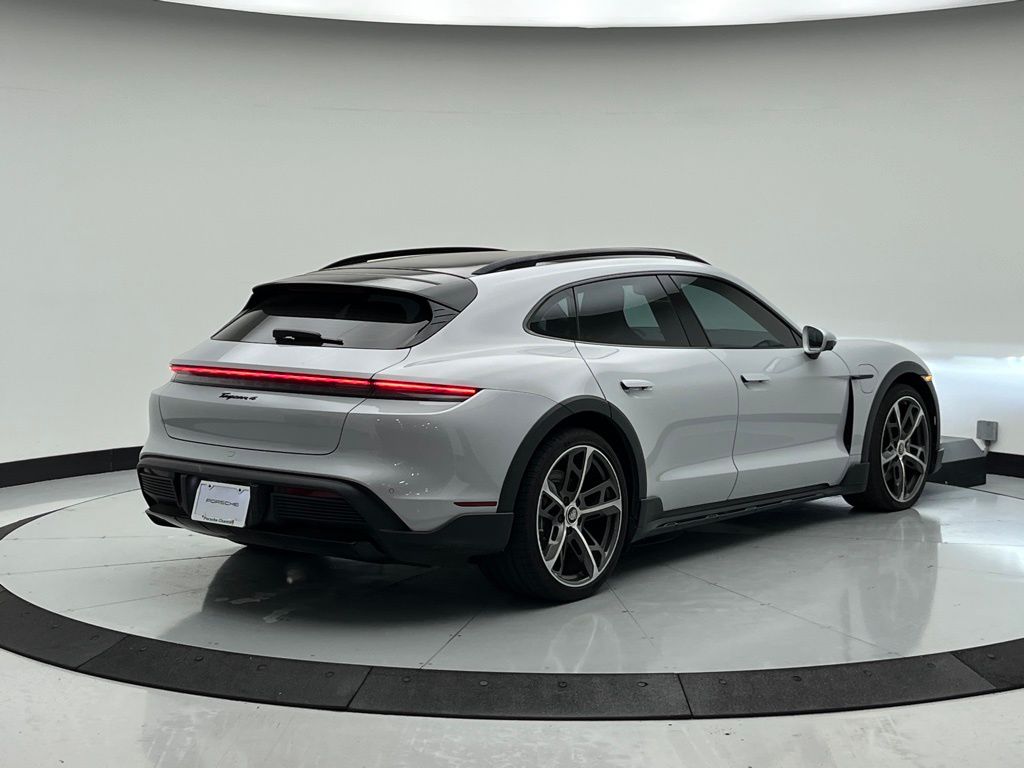 Thumbnail: 2022 Porsche Taycan - 7