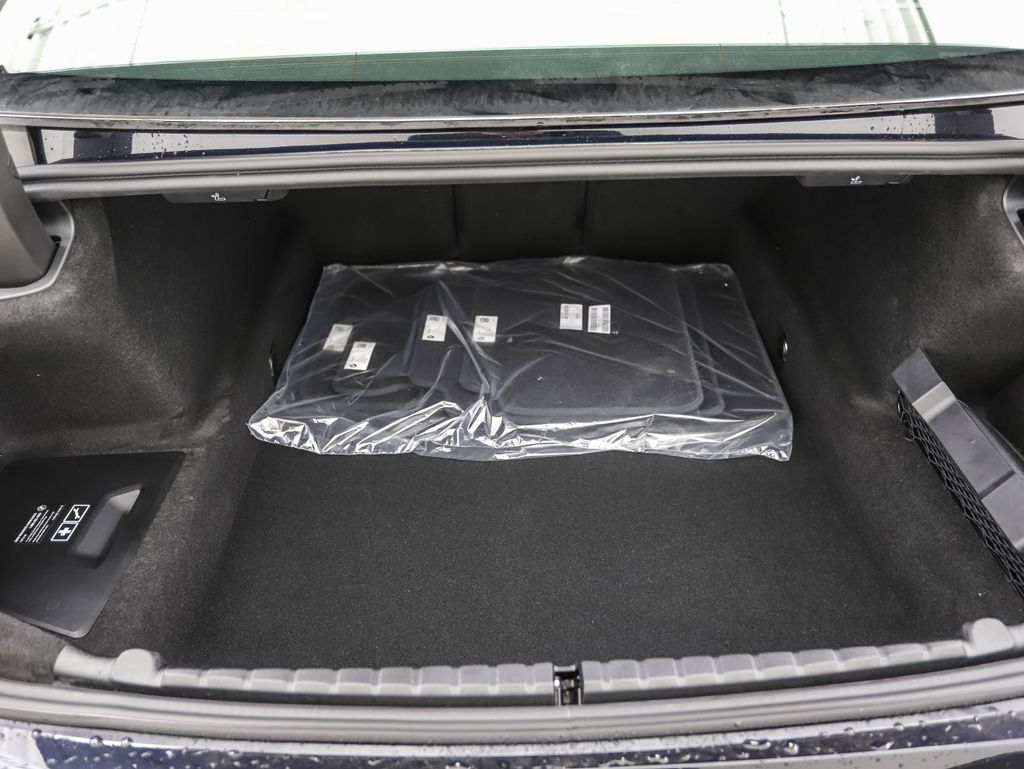 Thumbnail: 2026 BMW 8 Series - 24