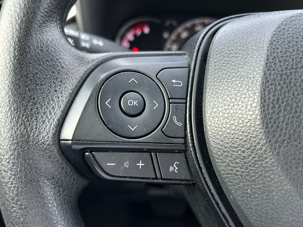 2023 Toyota RAV4 LE 19