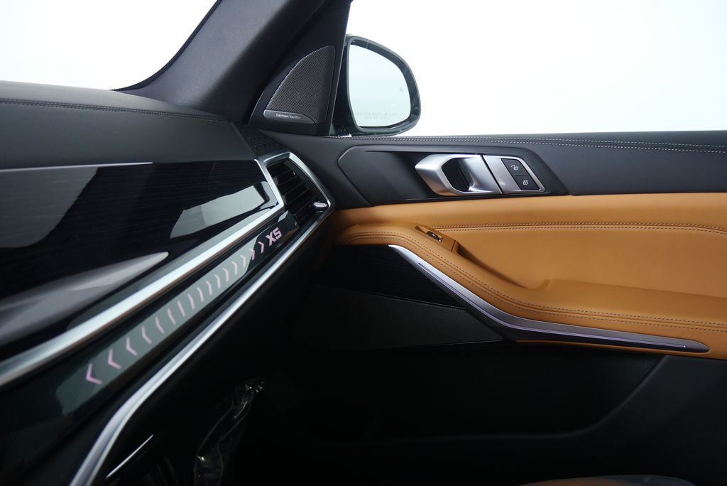 Thumbnail: 2026 BMW X5 - 25