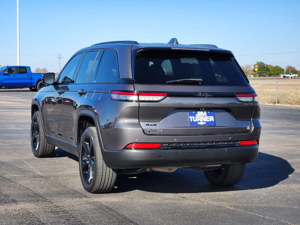 2023 Jeep Grand Cherokee Laredo 6