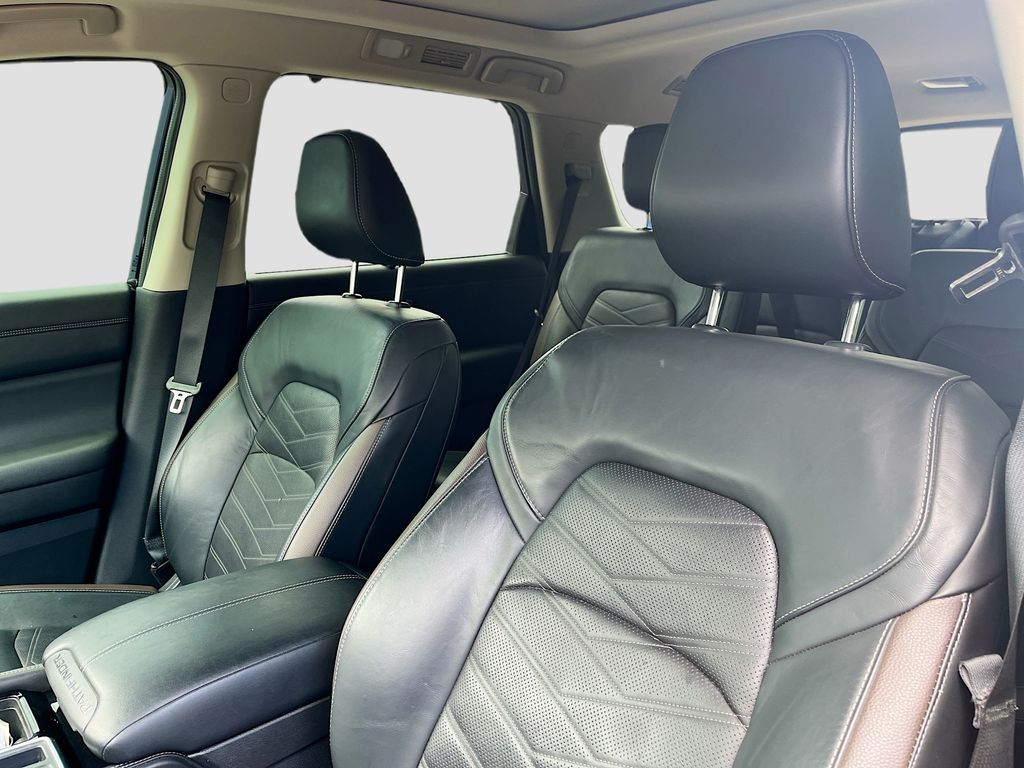 Used 2022 Blue Nissan Platinum image 21