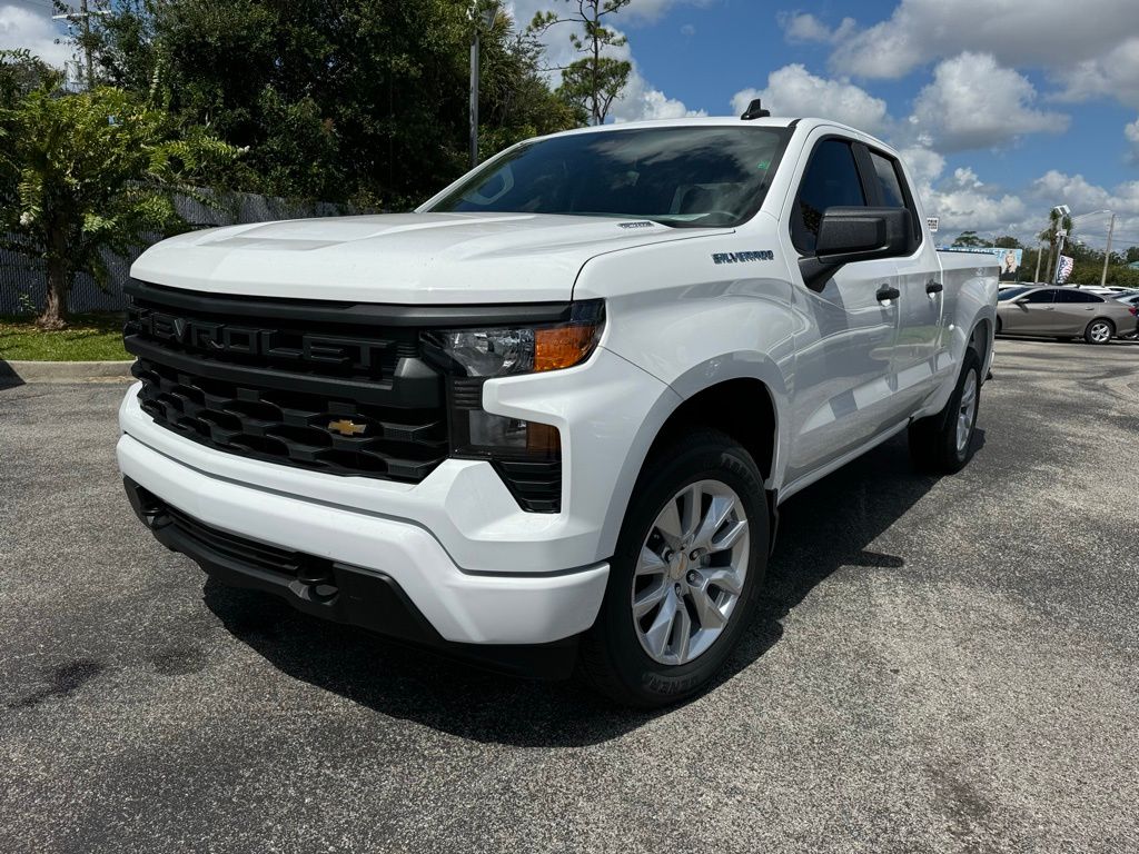 2025 Chevrolet Silverado 1500 Custom 4