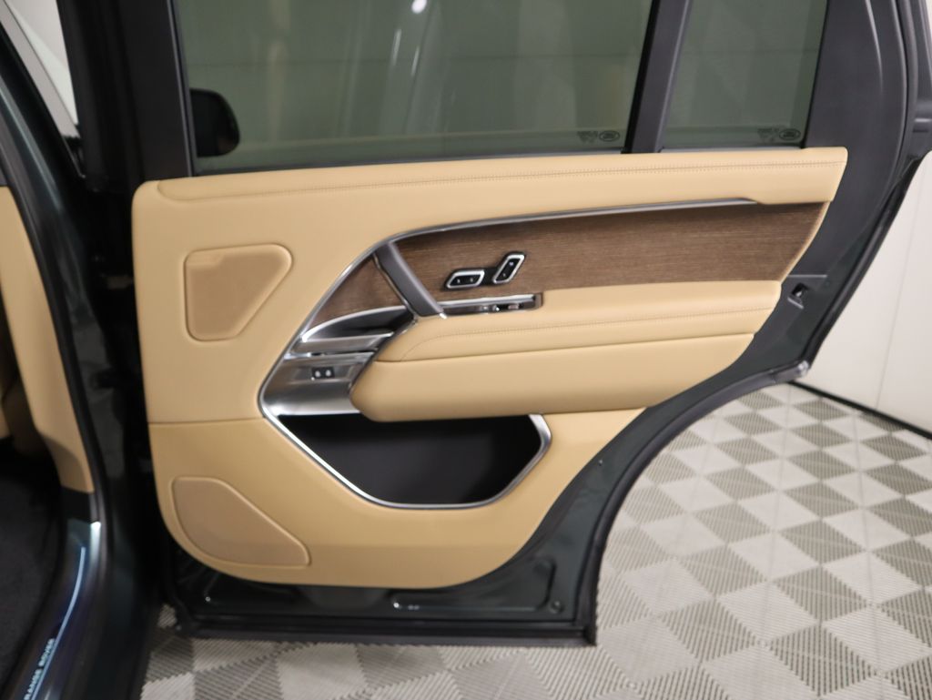 Thumbnail: 2025 Land Rover Range Rover - 28