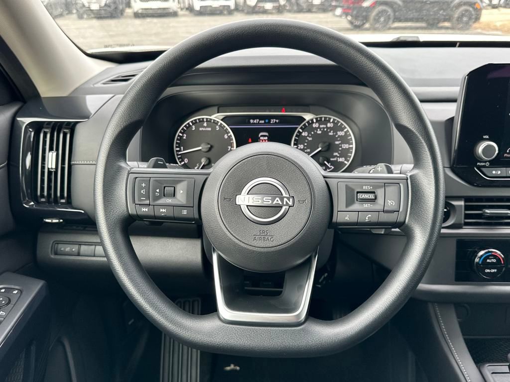 2025 Nissan Pathfinder S photo