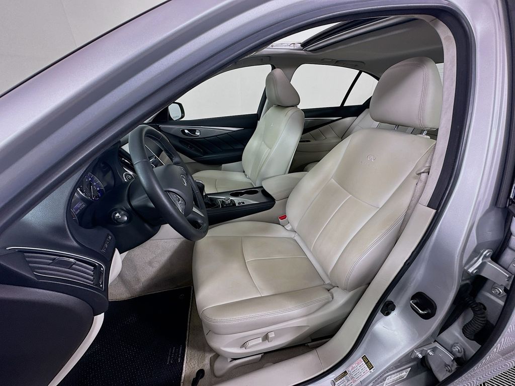 Thumbnail: 2014 INFINITI Q50 - 21