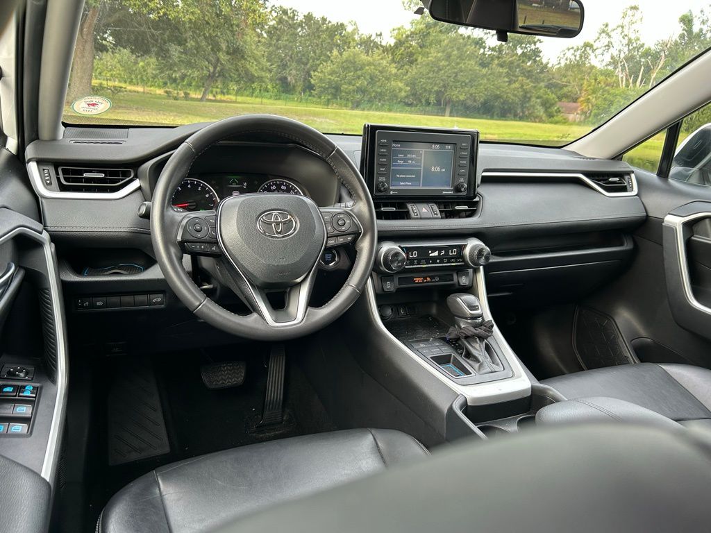 Thumbnail: 2020 Toyota RAV4 - 12
