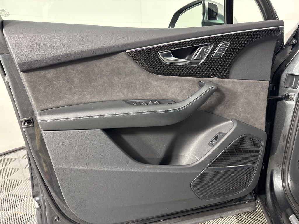 2022 Audi SQ7 Premium Plus 9