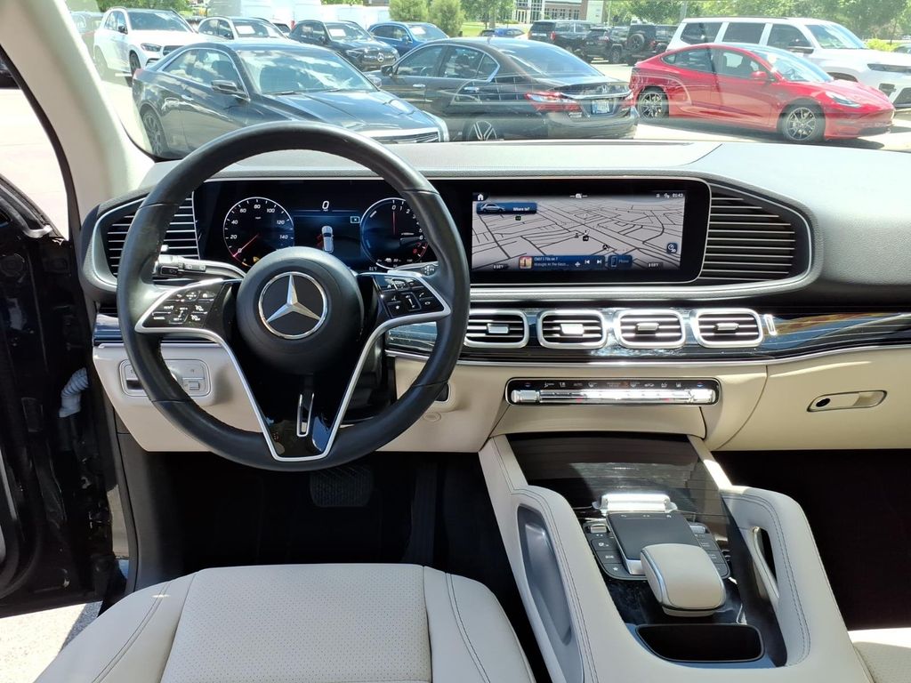 Certified Used 2024 Obsidian Black Metallic Mercedes-Benz GLE 450e image 33
