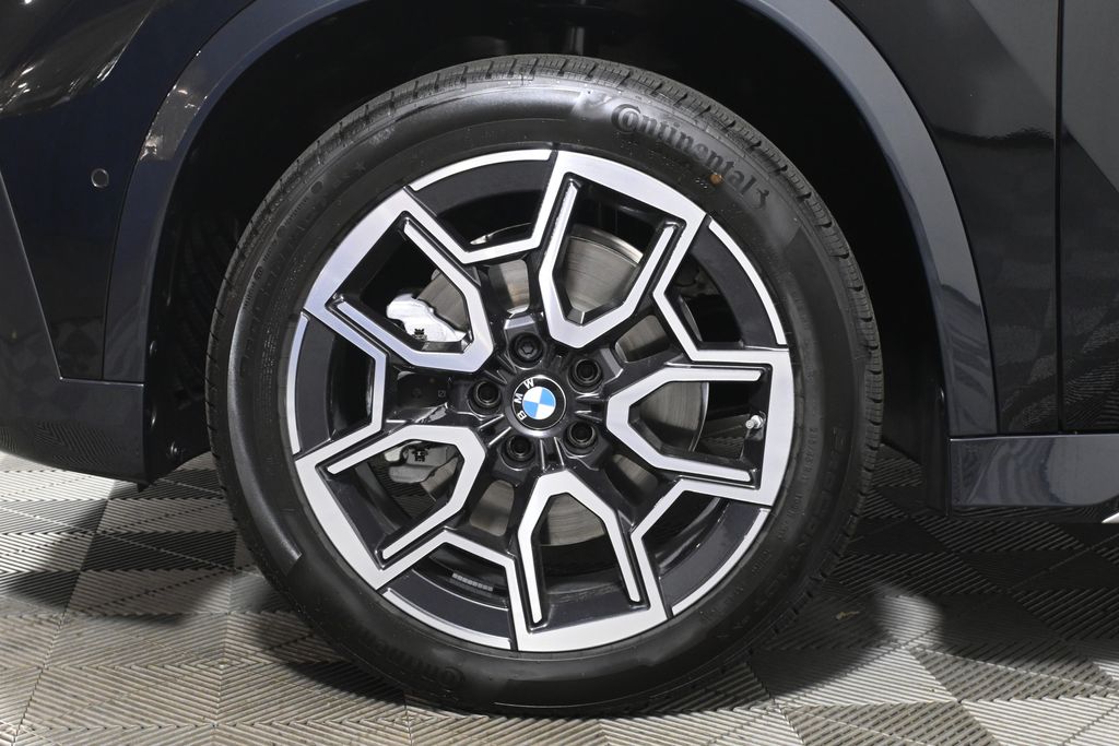 Thumbnail: 2027 BMW X1 - 12