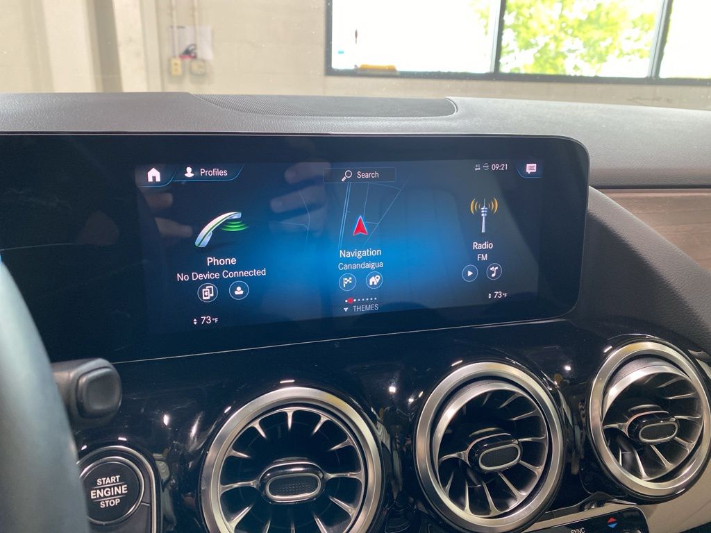 Used 2022 White Mercedes-Benz GLA 250 image 26