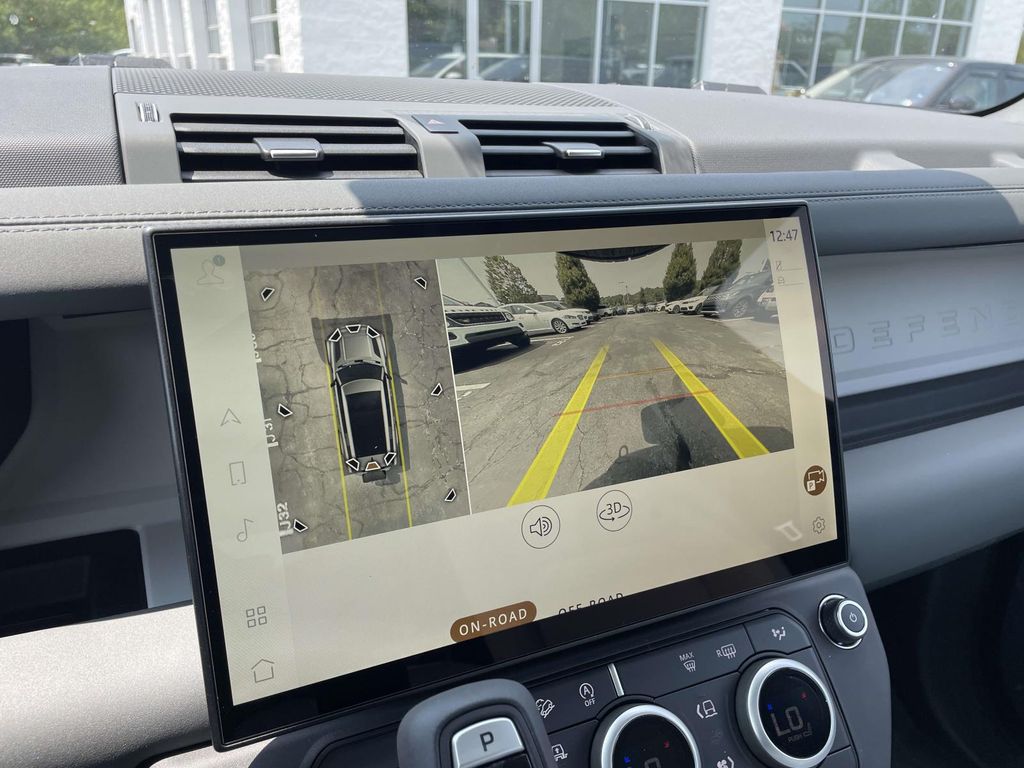 New 2026 Black Land Rover X-Dynamic SE image 28