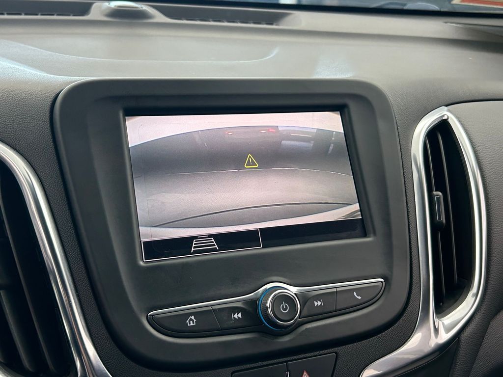 Used 2022 Iridescent Pearl Tricoat Chevrolet LT image 21