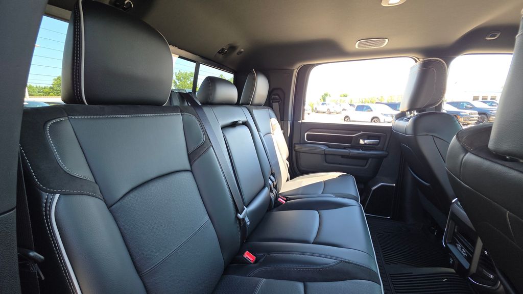 2026 RAM 2500 Laramie - Photo 14