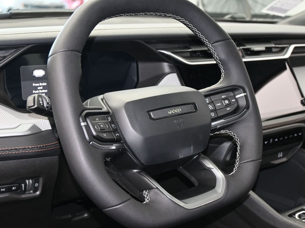 New 2026 diamond black crystal pearlcoat Jeep Limited image 14