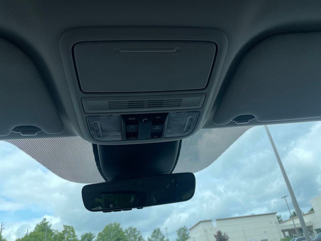 Thumbnail: 2025 Honda Odyssey - 16