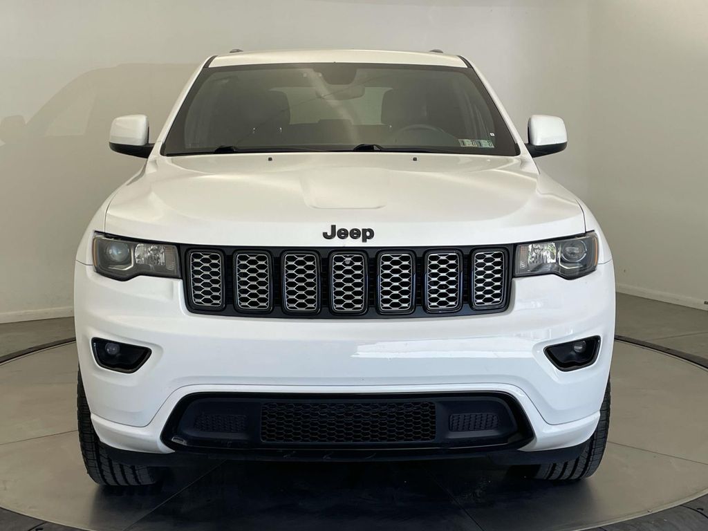 2018 Jeep Grand Cherokee Altitude - 9