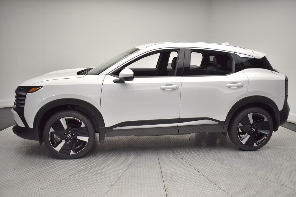 2025 Nissan Kicks SR 8