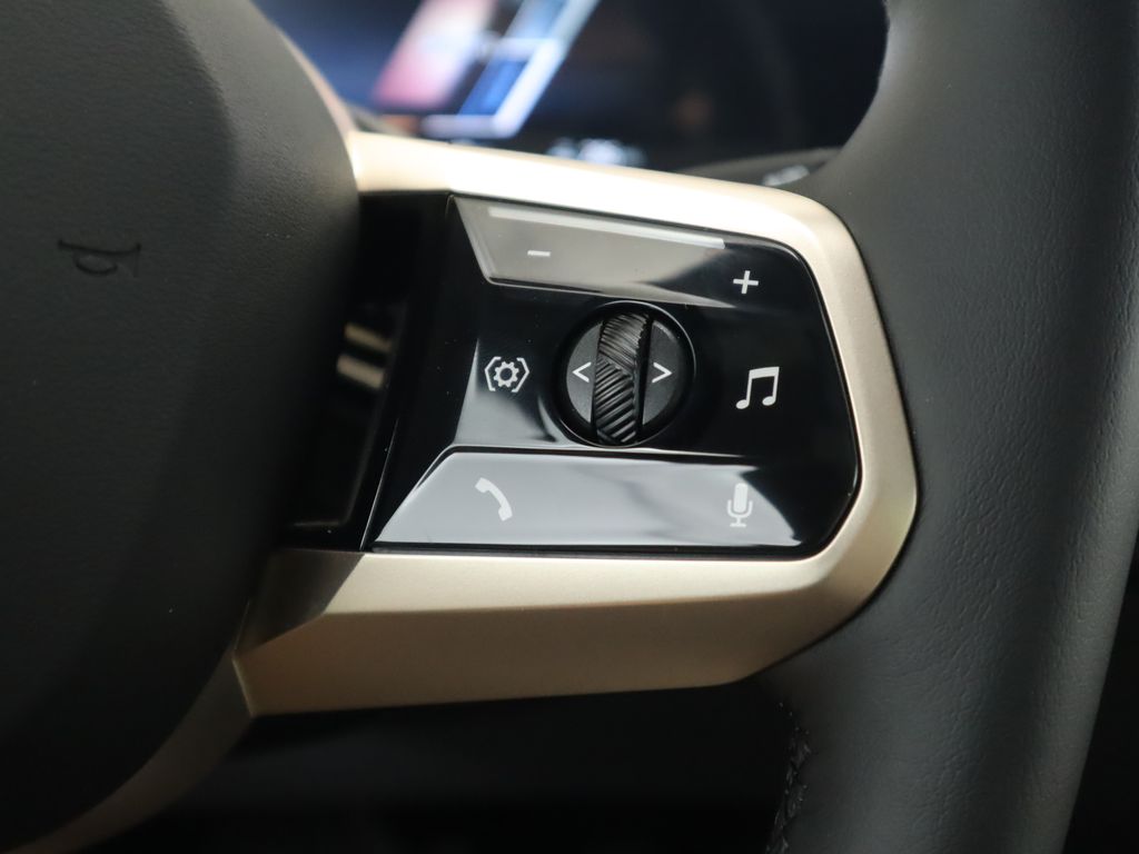 2025 BMW iX xDrive50 12