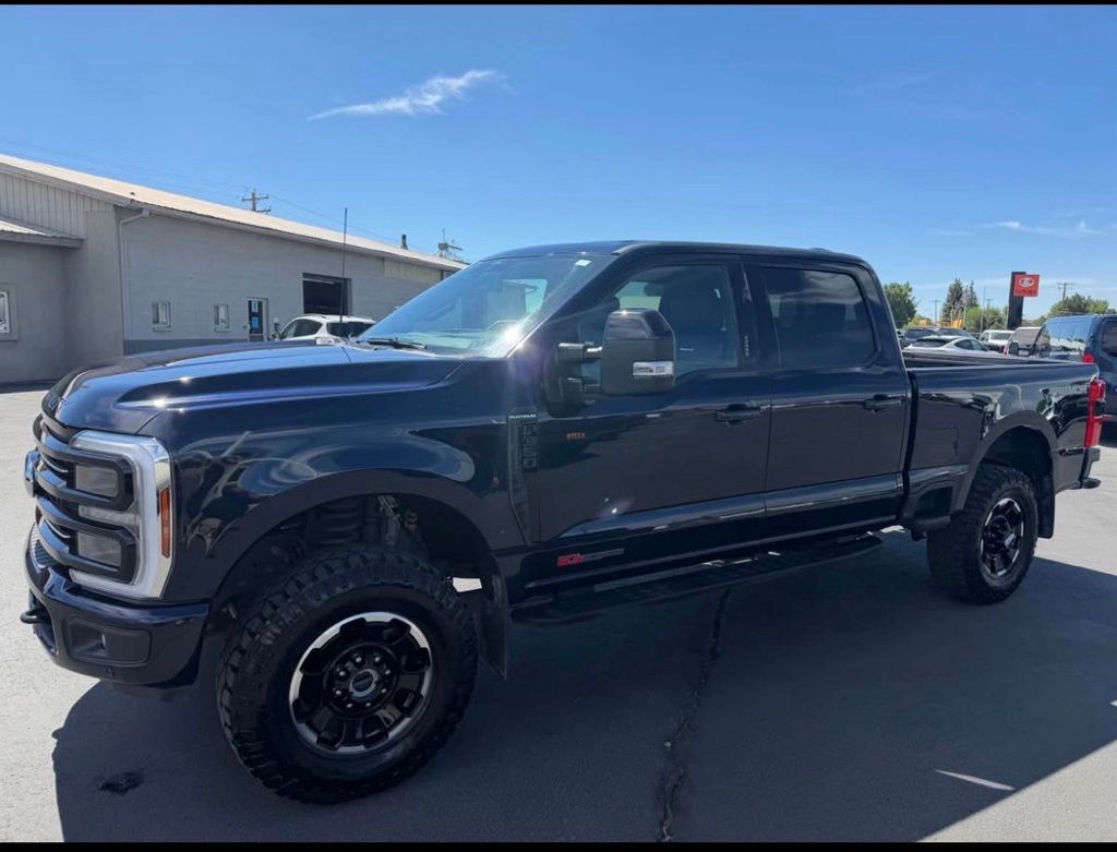 2025 Ford F-350 Super Duty Platinum Crew Cab 4WD