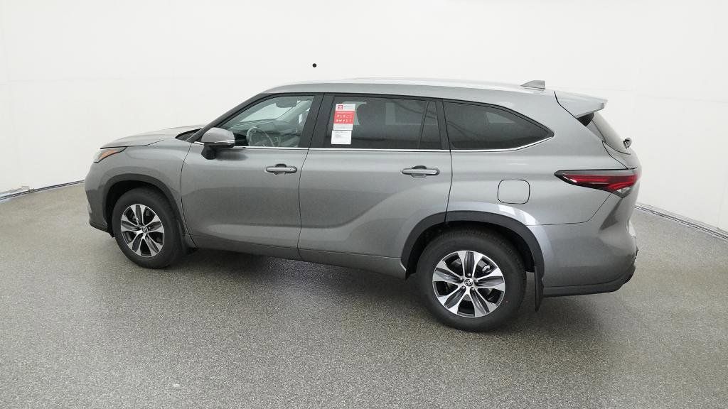 Thumbnail: 2026 Toyota Highlander - 23