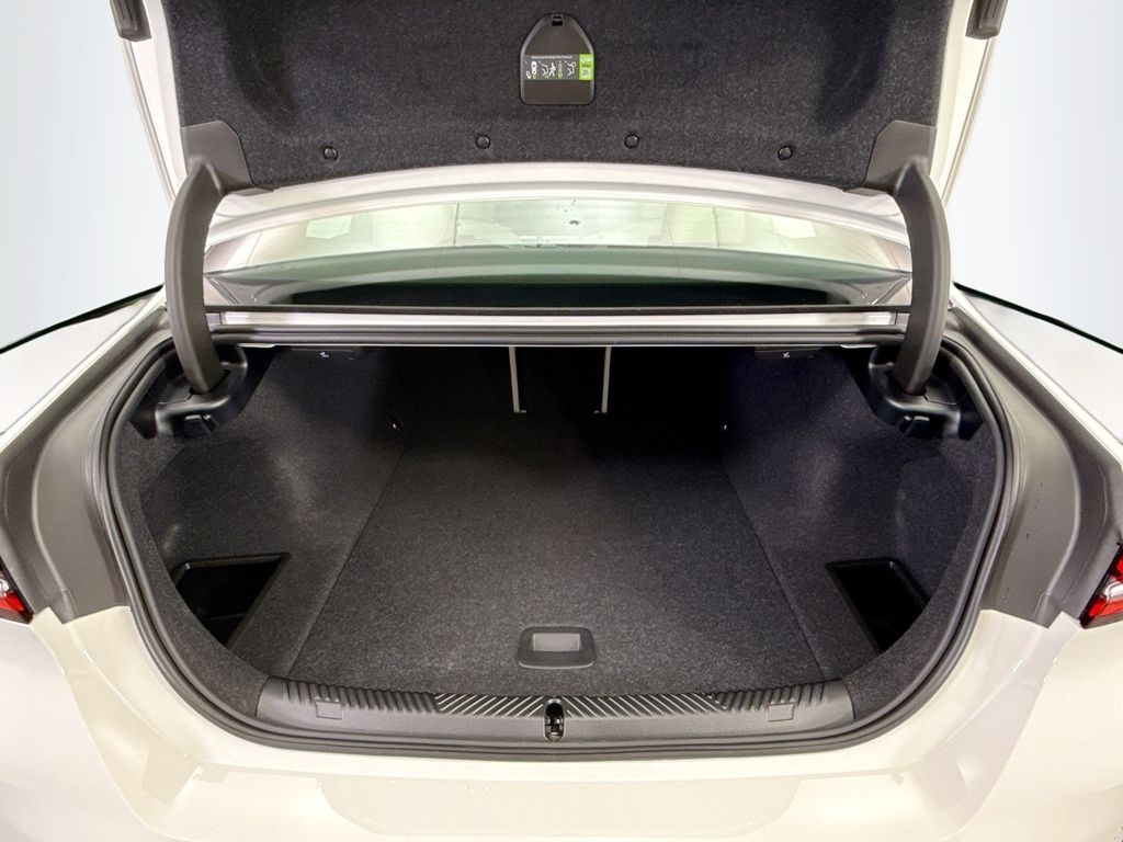 Thumbnail: 2026 BMW i5 - 27