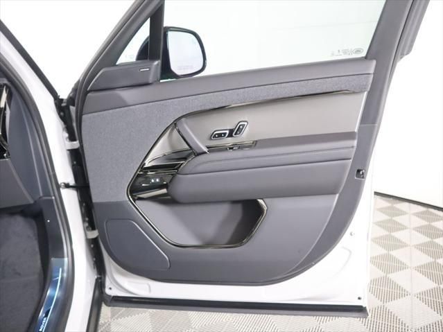 Thumbnail: 2026 Land Rover Range Rover Sport - 27