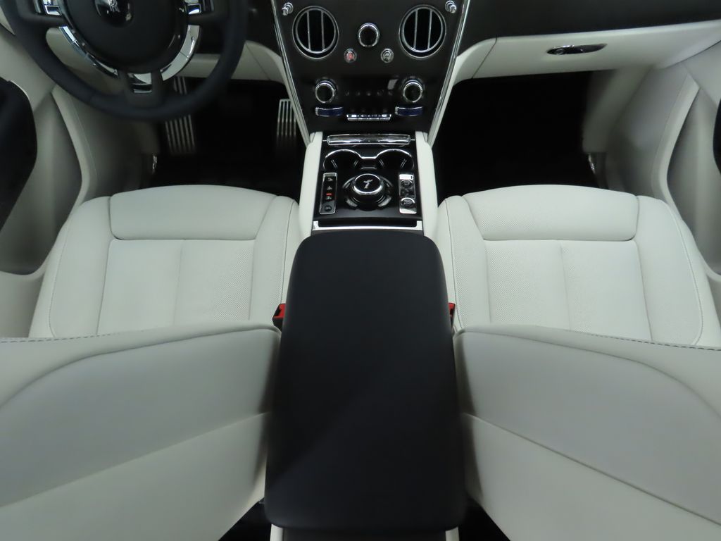 Thumbnail: 2026 Rolls-Royce Cullinan - 18