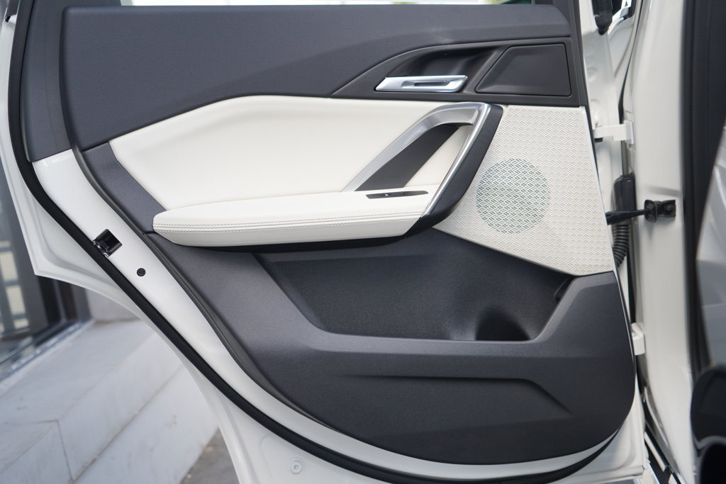 Thumbnail: 2027 BMW X1 - 30