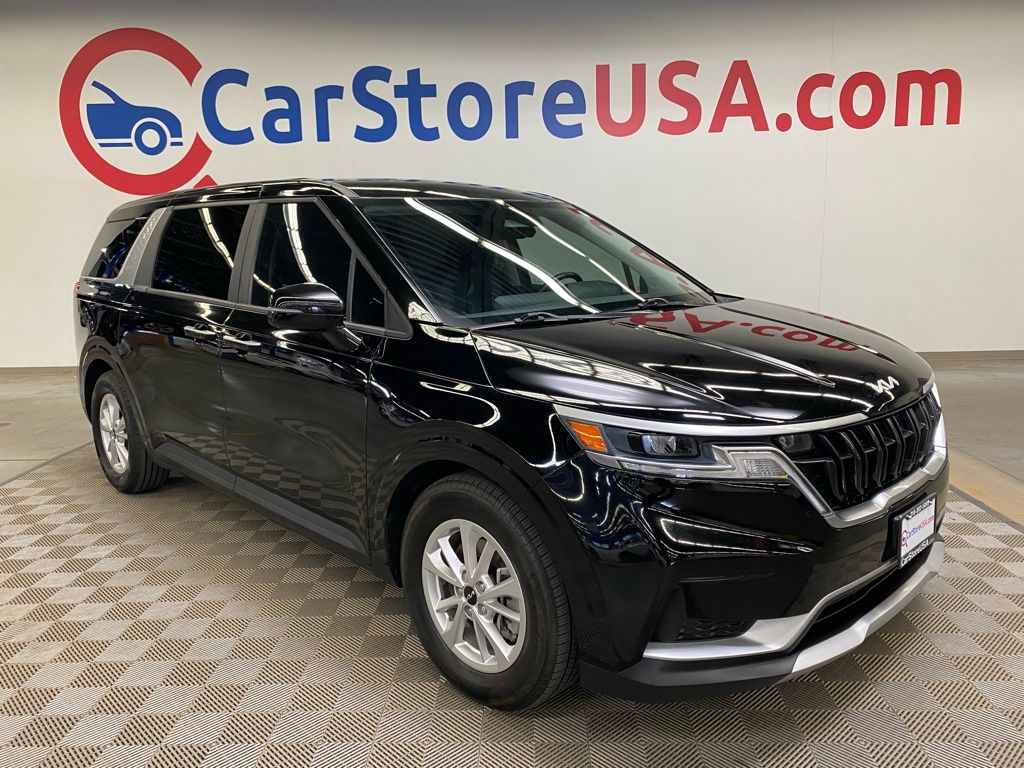 2022 Kia Carnival LX FWD