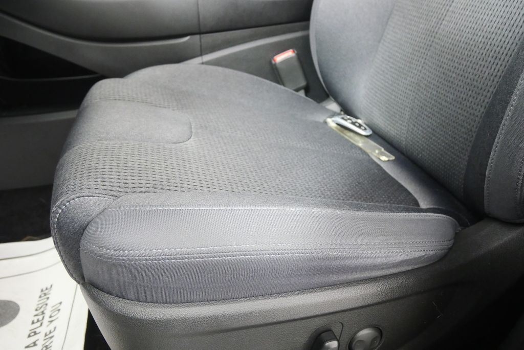 Thumbnail: 2022 Hyundai Santa Fe - 9