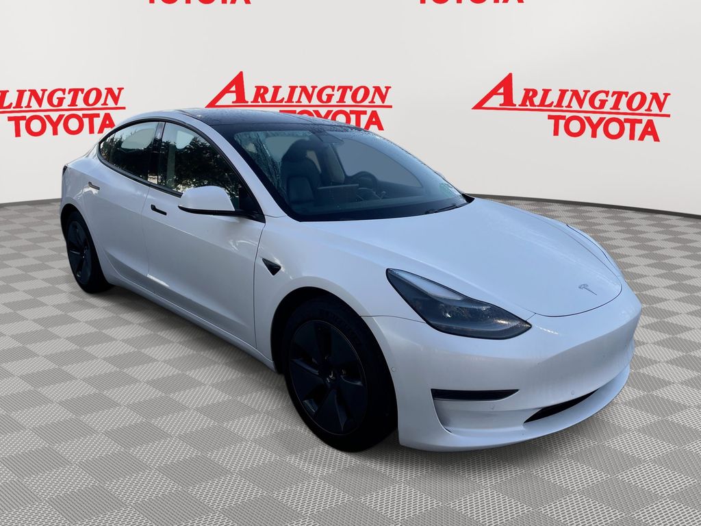 2021 Tesla Model 3 Base's photo