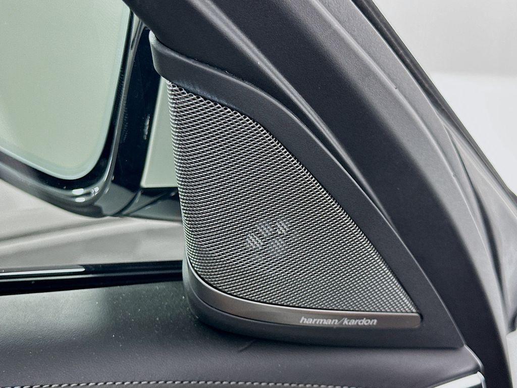 Thumbnail: 2019 BMW M5 - 19