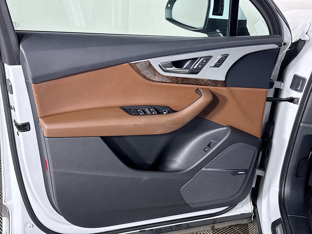 2019 Audi Q7 45 Premium Plus