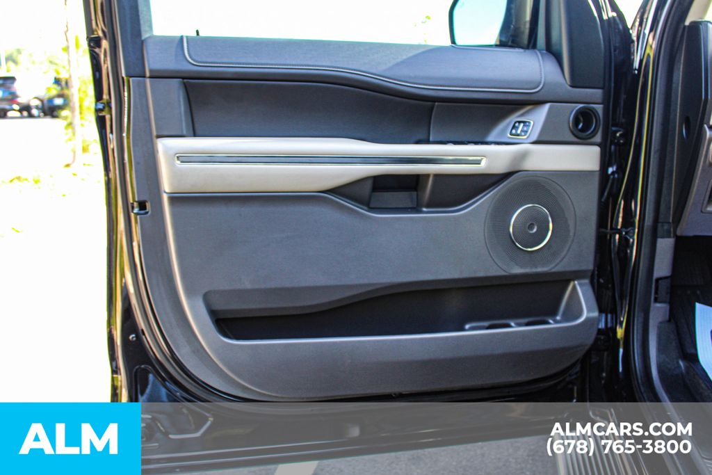Used 2020 Black Ford XLT image 40