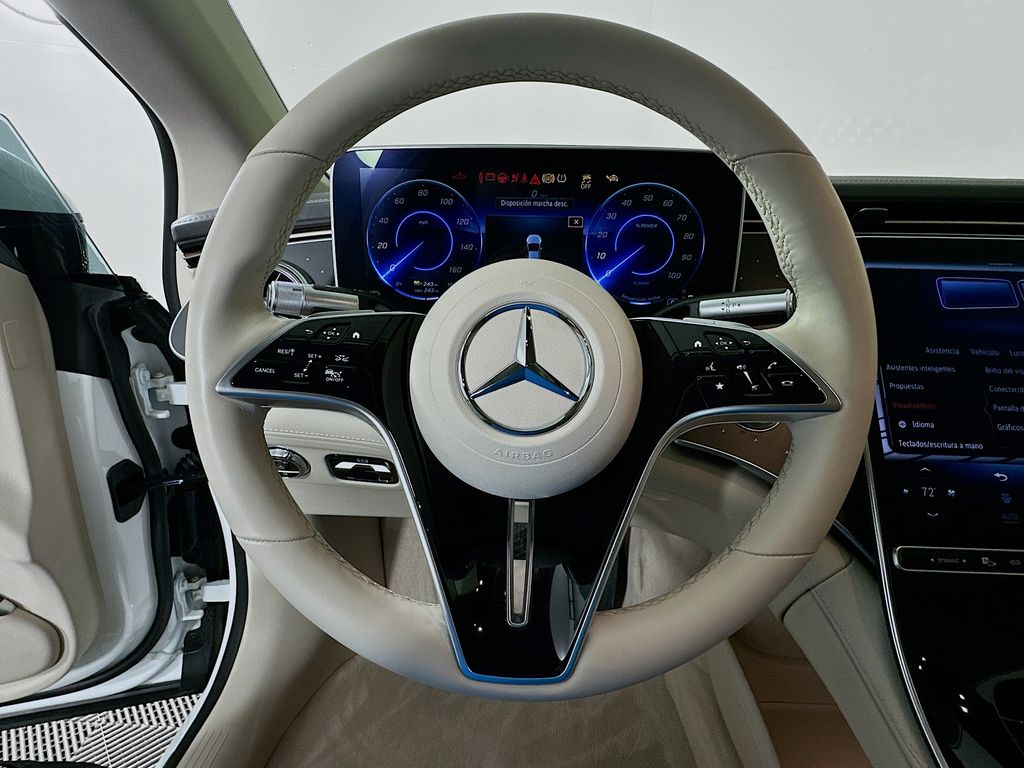 Thumbnail: 2022 Mercedes-Benz EQS - 11