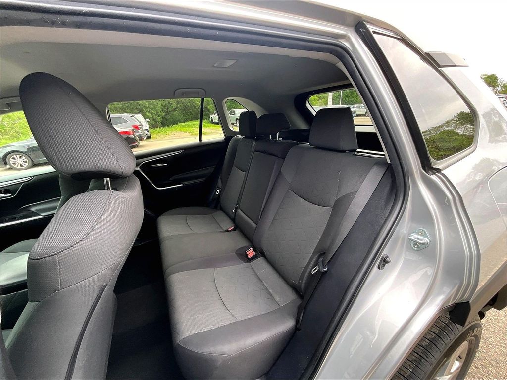 2024 Toyota RAV4 — photo 15