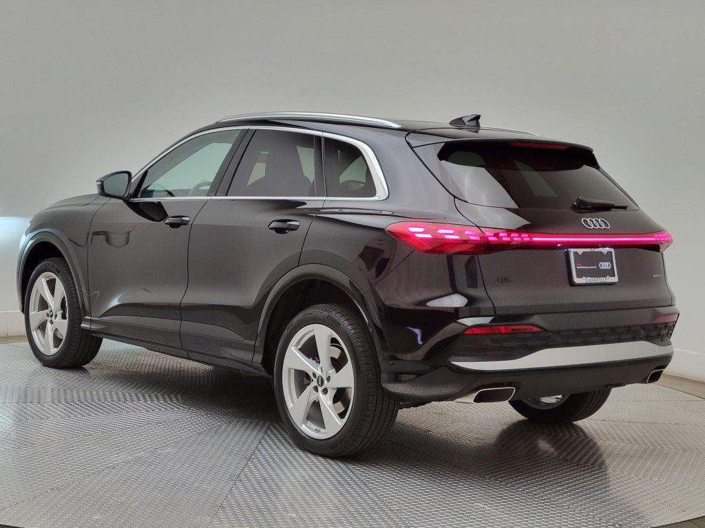 Thumbnail: 2025 Audi Q5 - 4