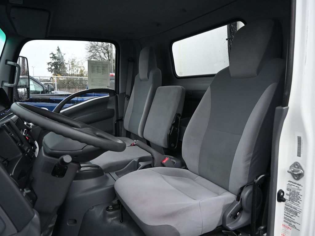 2016 Isuzu DSL REG AT 