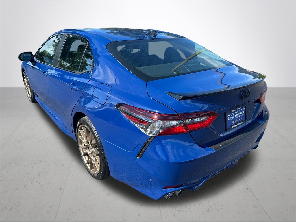 2024 Toyota Camry Hybrid SE