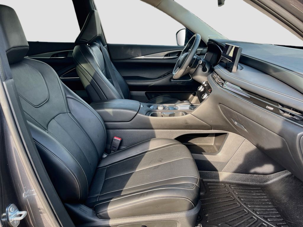 Used 2025 Gray INFINITI LUXE image 32