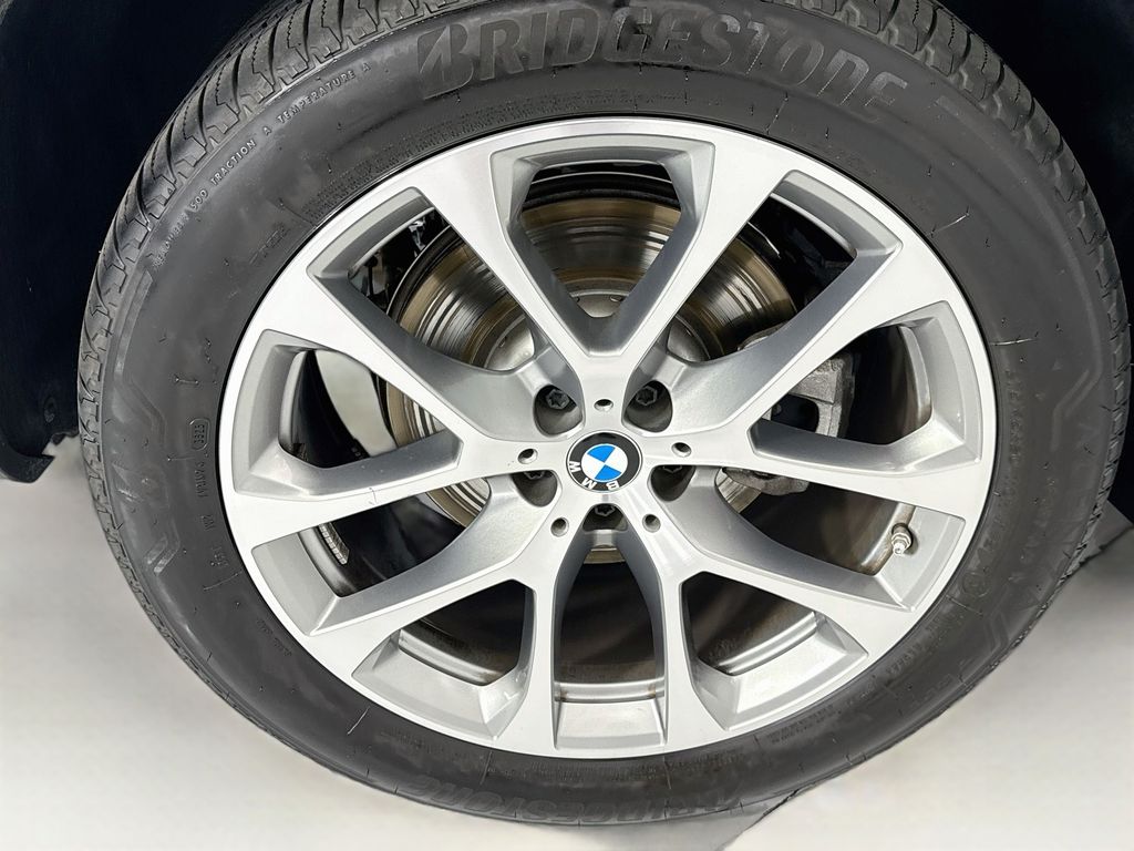 Thumbnail: 2026 BMW X5 - 32