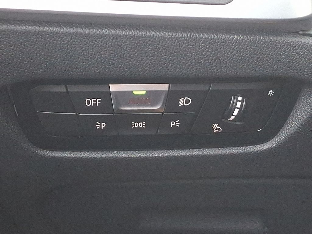 Thumbnail: 2019 BMW 3 Series - 24