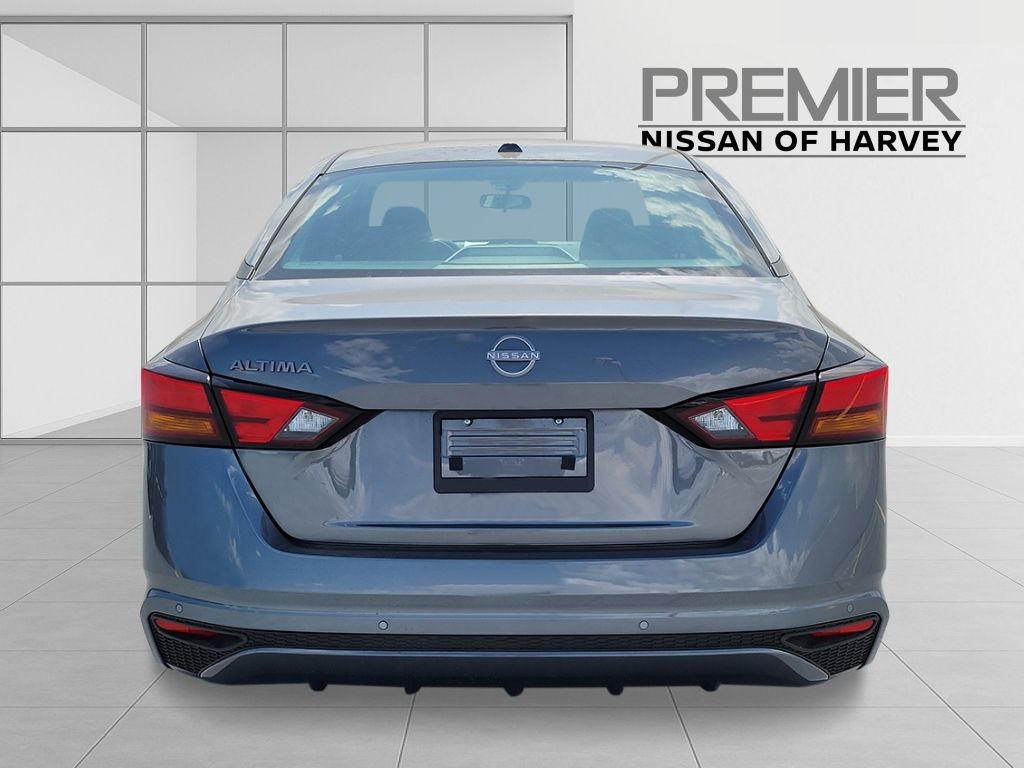 New 2026 Gray Nissan 2.5 SV image 5