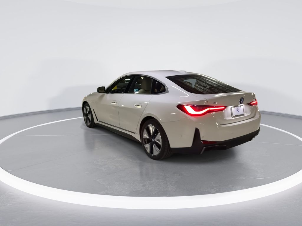 2025 BMW i4 xDrive40 6