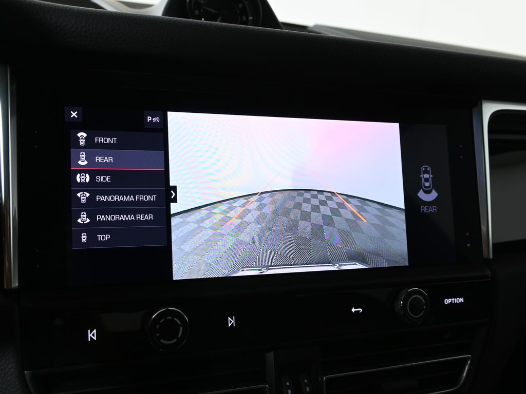 Thumbnail: 2025 Porsche Macan - 28