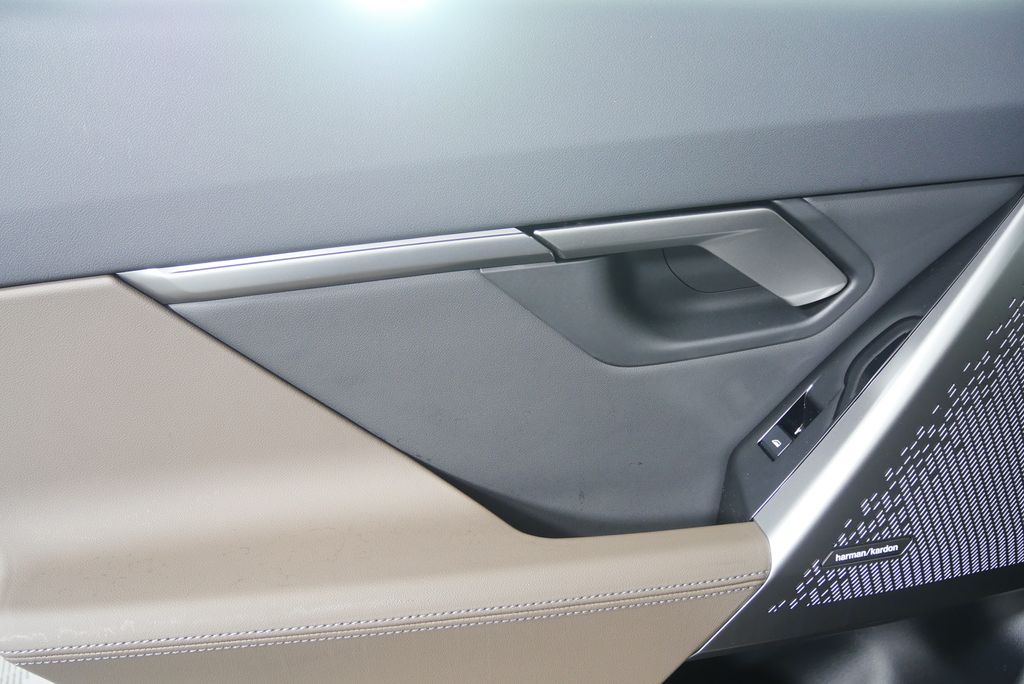 Thumbnail: 2026 BMW 5 Series - 13