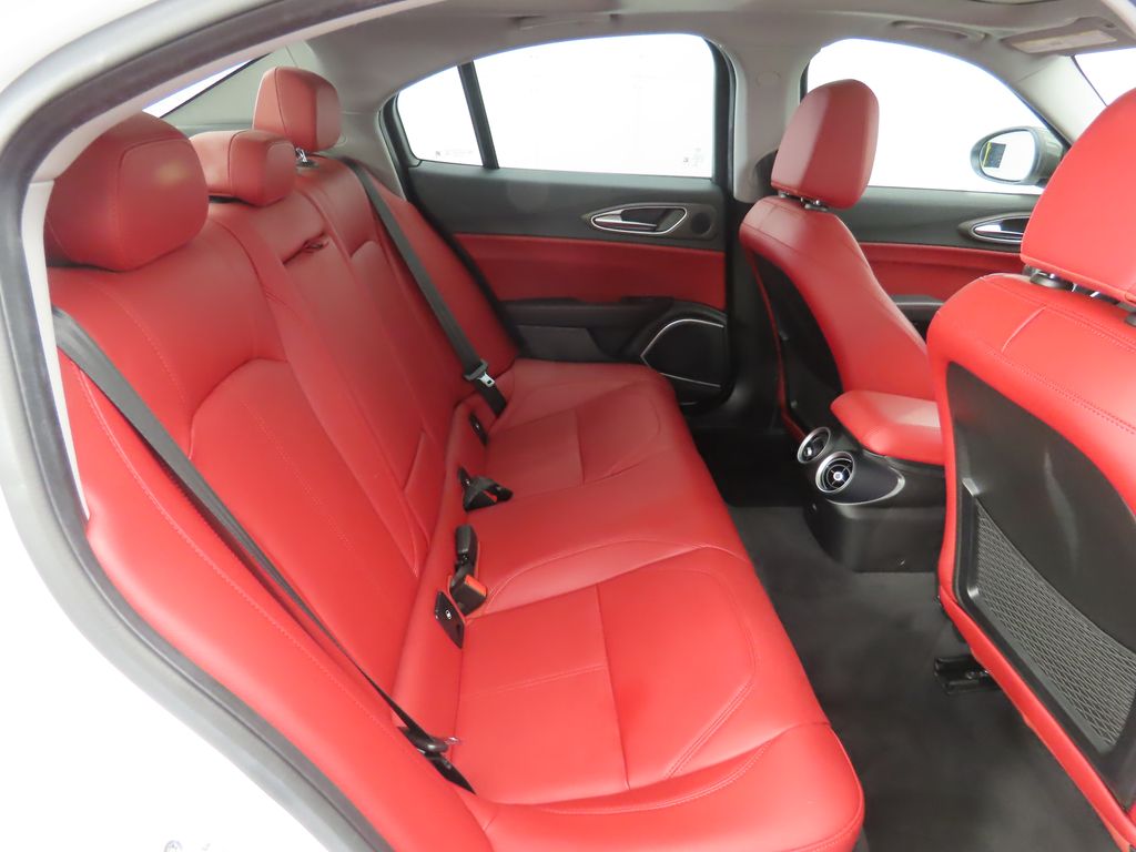2019 Alfa Romeo Giulia Ti 23