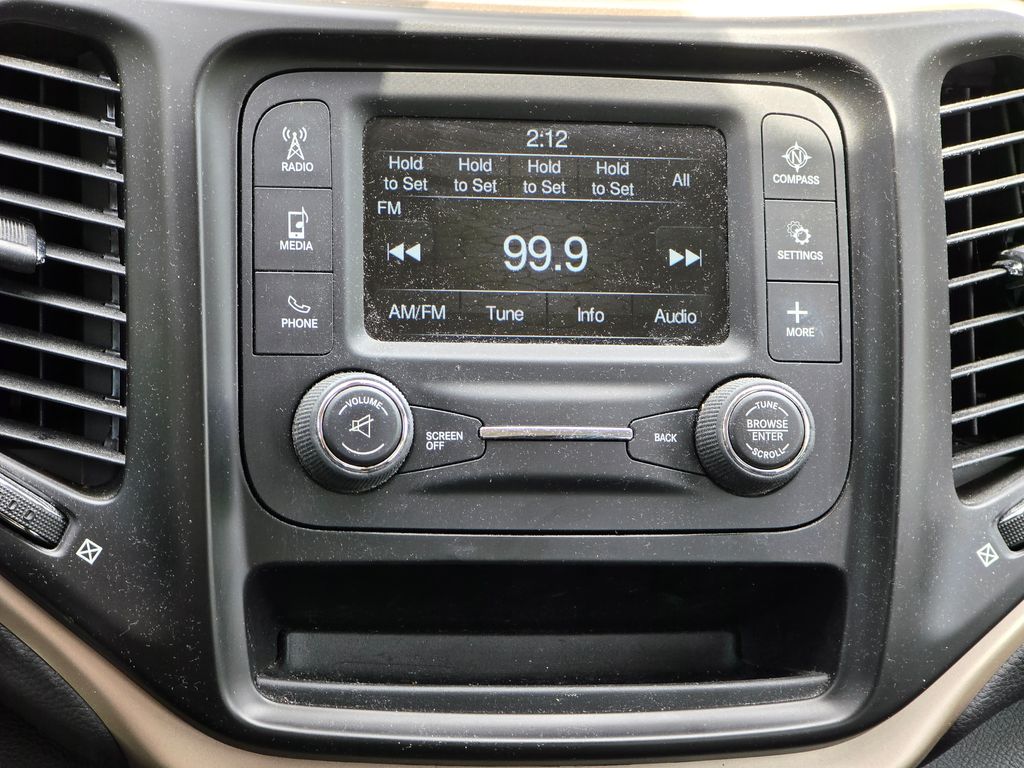 2017 Light Brownstone Pearlcoat Jeep Cherokee Sport 4X4 SUV