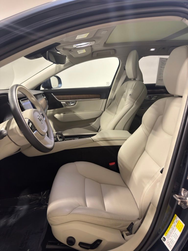 Thumbnail: 2022 Volvo S90 - 4